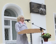 Глава города Марина Костюхина произносит слово о Шульгине.