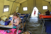 25В лагере беженцев в Гуково.