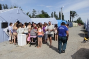 21У столовой в лагере беженцев